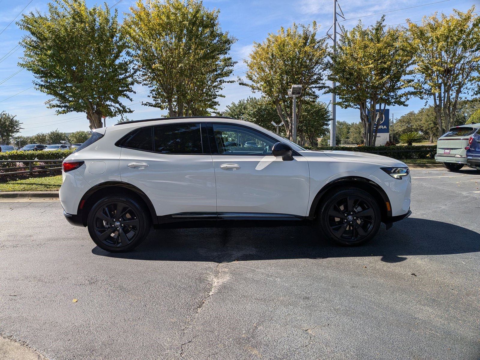 2023 Buick Envision Essence photo 4