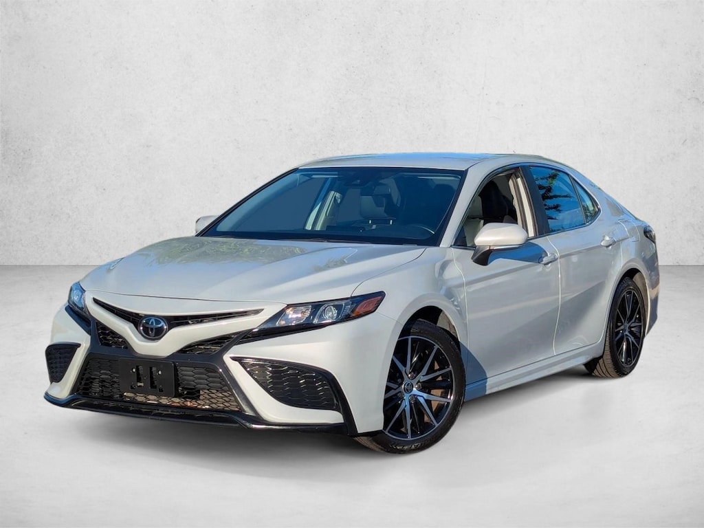 Used 2023 Toyota Camry SE Sedan