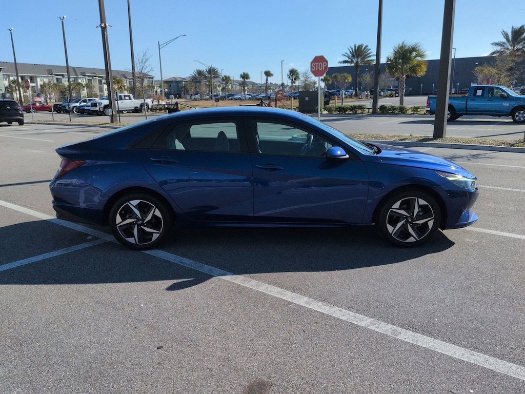 Used 2023 Hyundai Elantra SEL Sedan