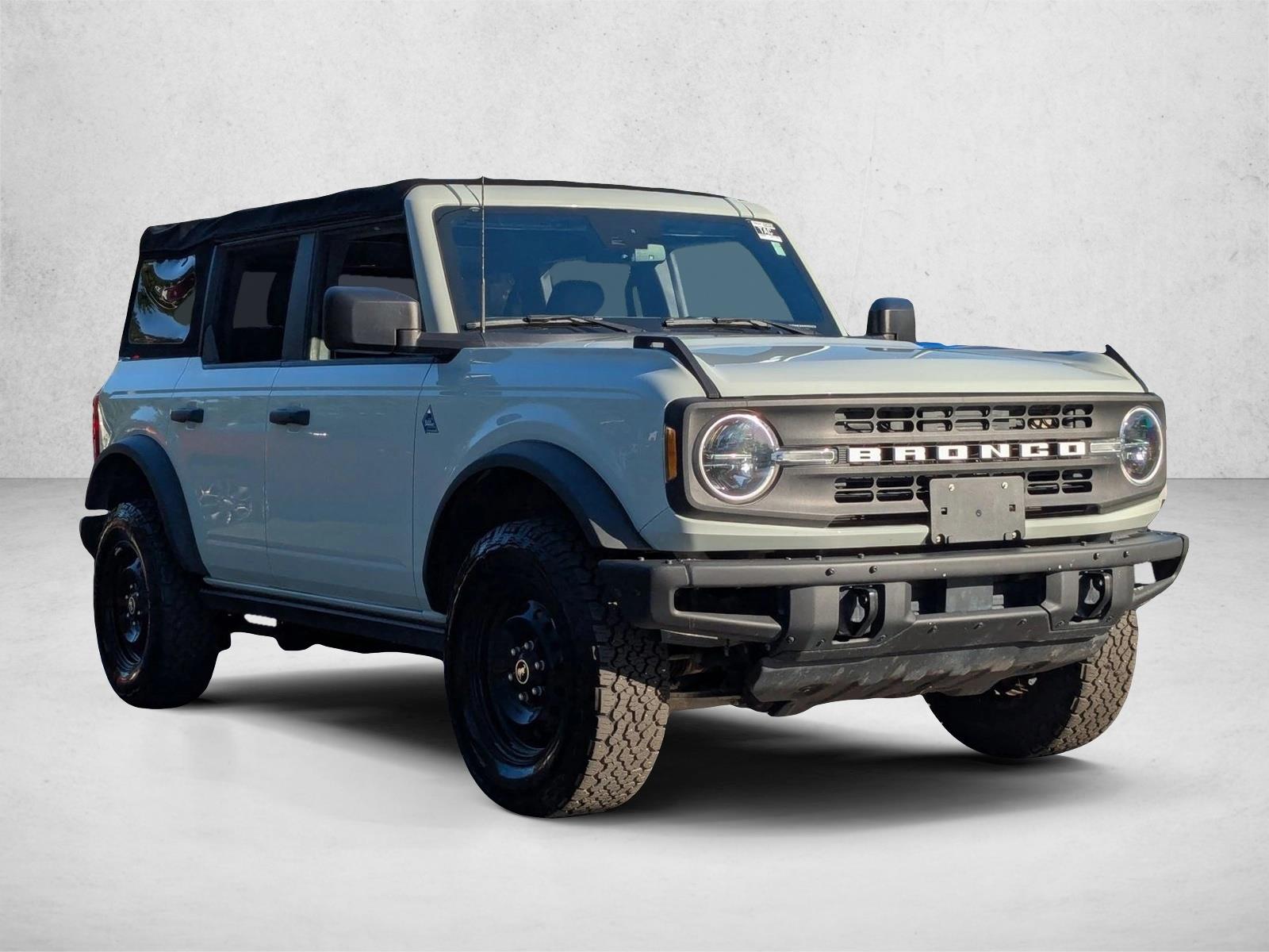 2021 Ford Bronco Black Diamond photo 3