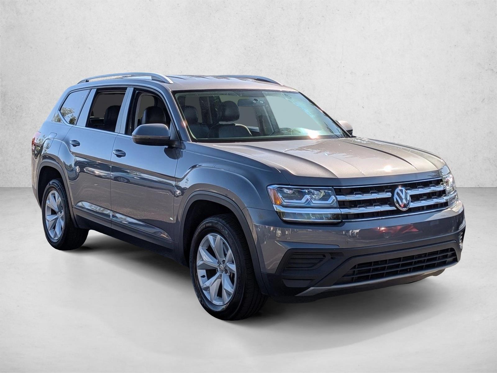 2018 Volkswagen Atlas S photo 3