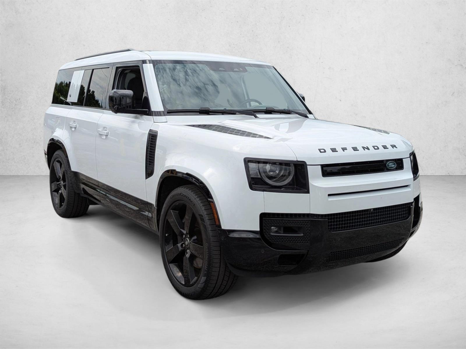 2024 Land Rover Defender 130 X-Dynamic SE photo 2