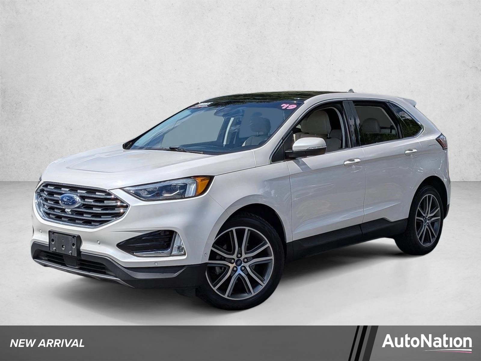 2019 Ford Edge Titanium's photo