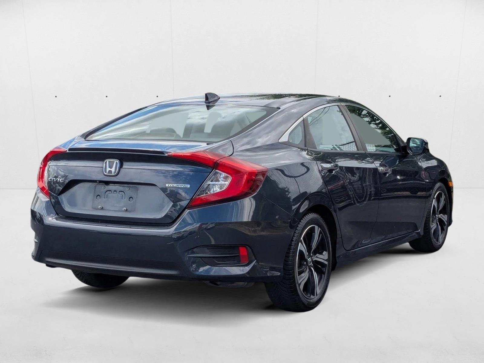 2017 Honda Civic Touring photo 4