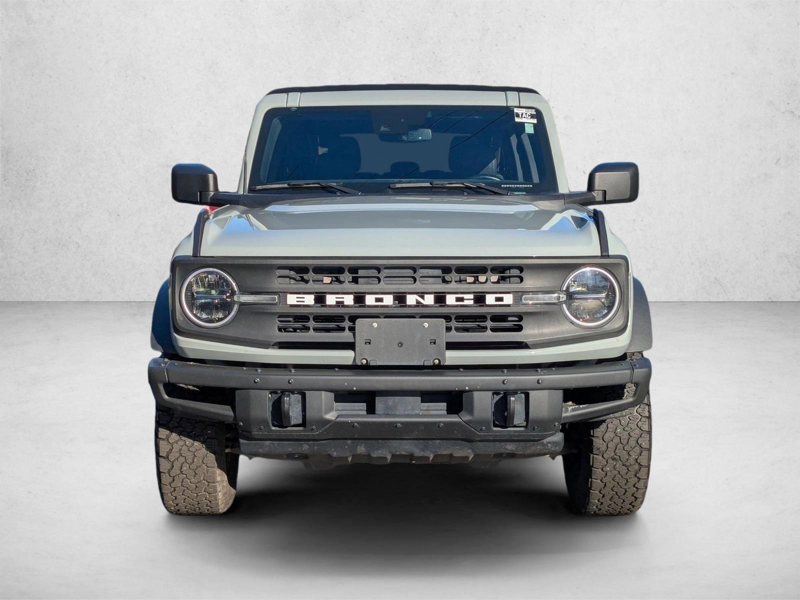 2021 Ford Bronco Black Diamond photo 2