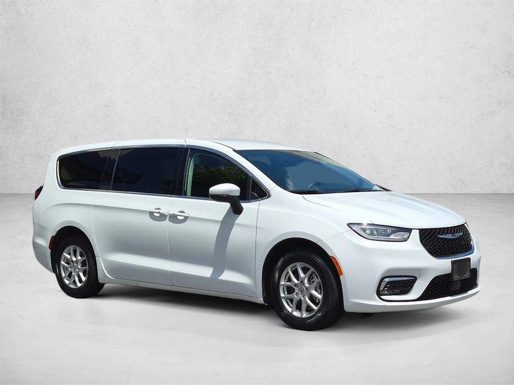 Used 2023 Chrysler Pacifica Touring L Van Passenger Van