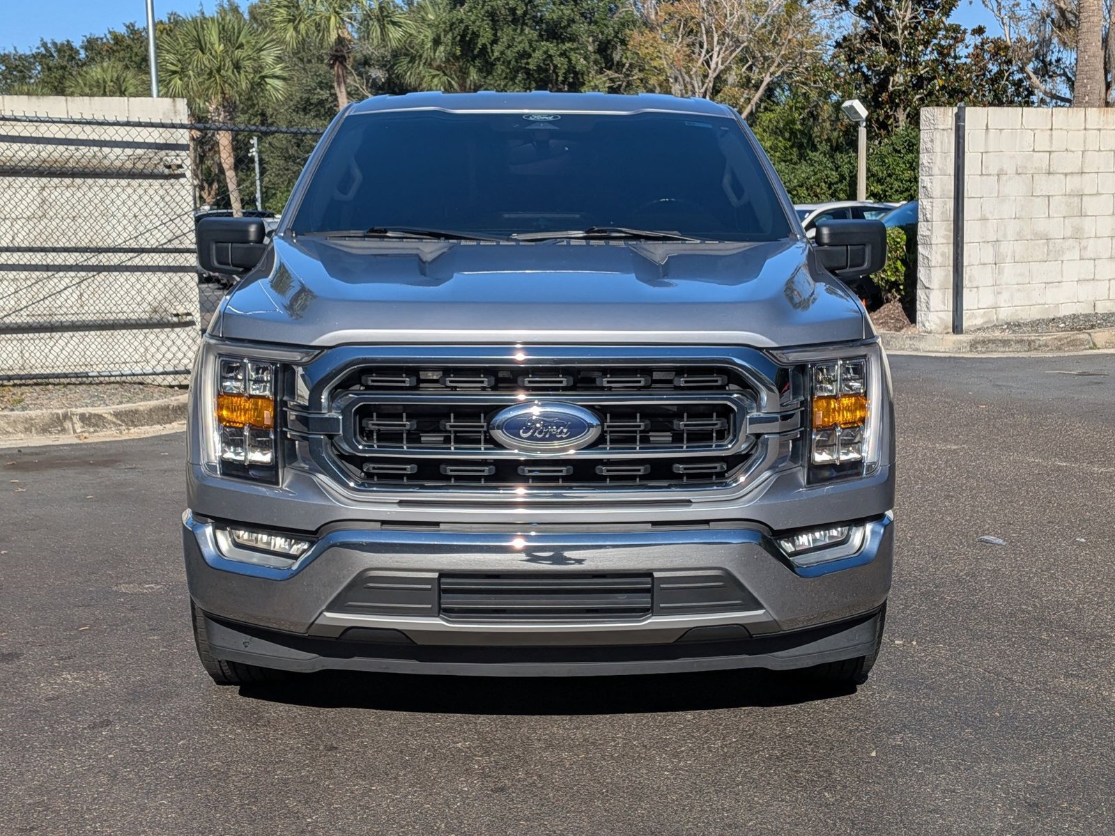 2021 Ford F-150 XLT photo 2