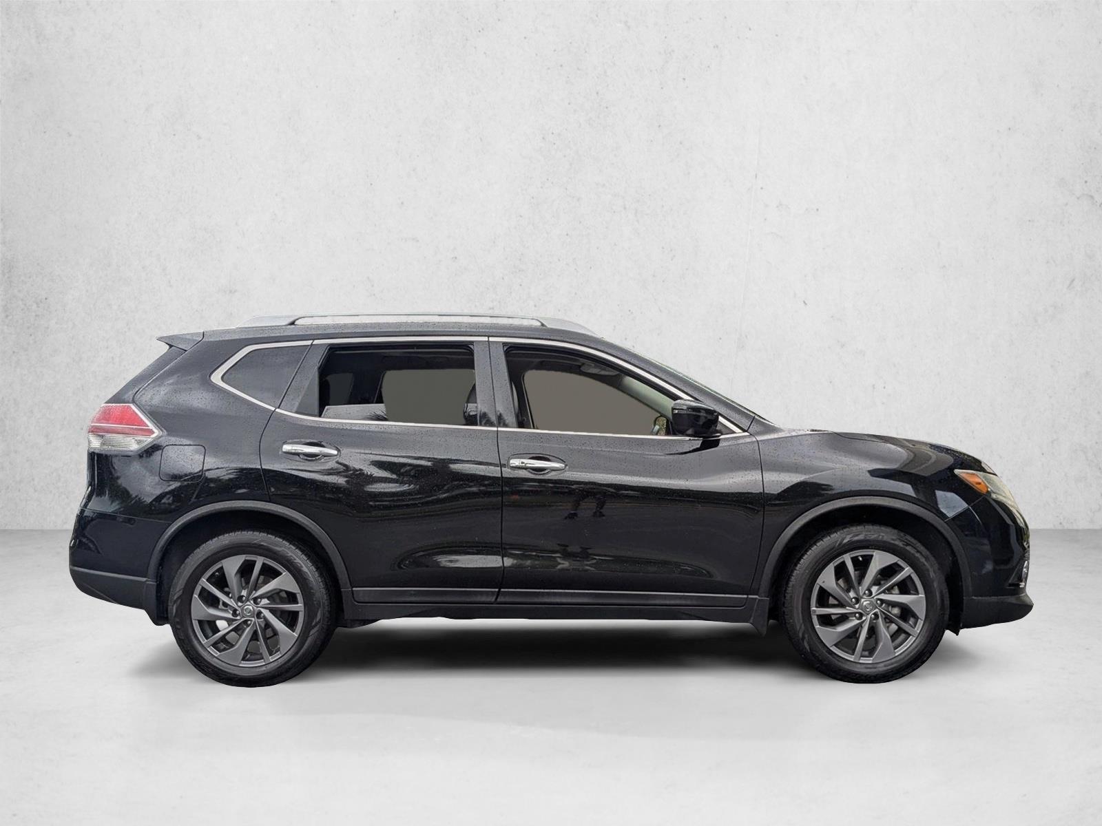 2016 Nissan Rogue SL photo 4