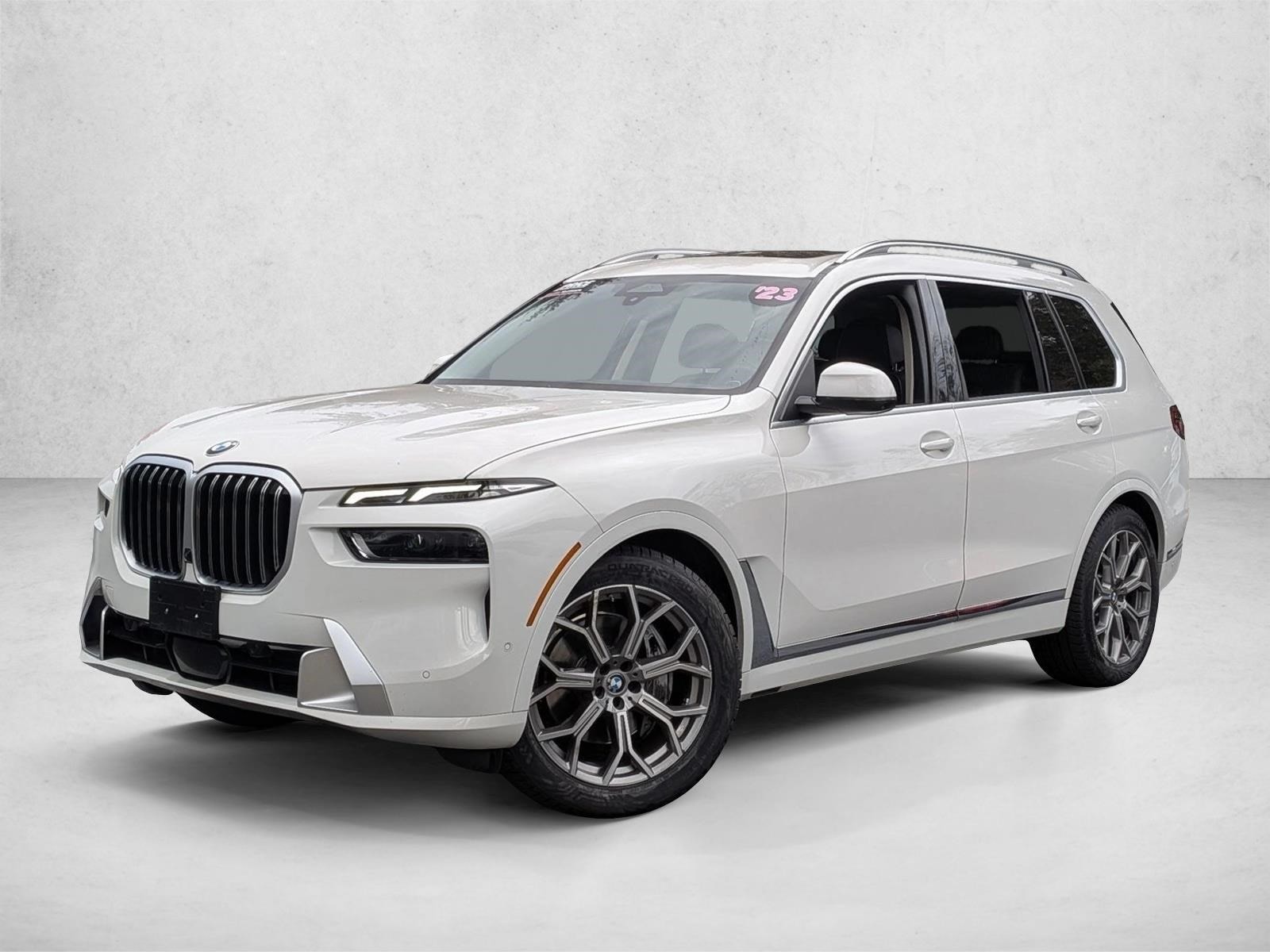 2023 BMW X7 40i's photo