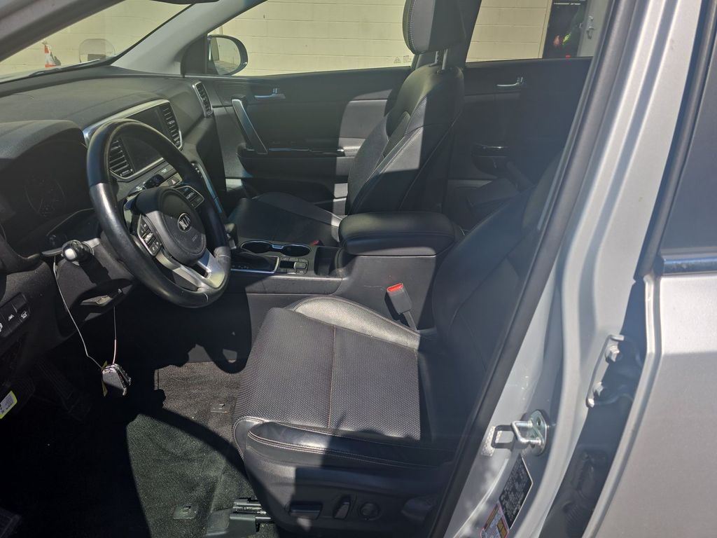 2021 Kia Sportage EX photo 4
