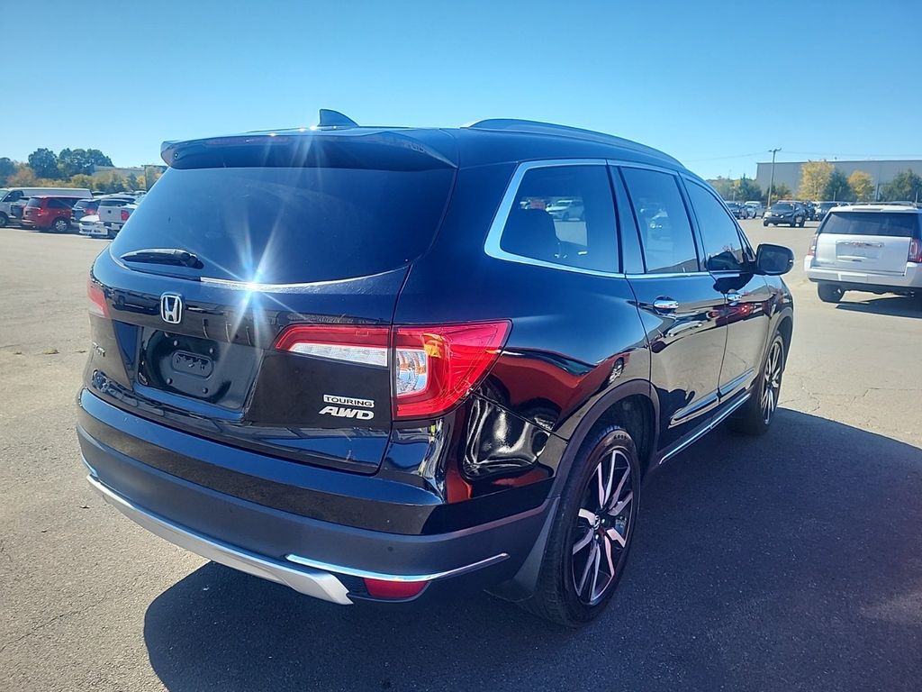 2021 Honda Pilot Touring photo 2