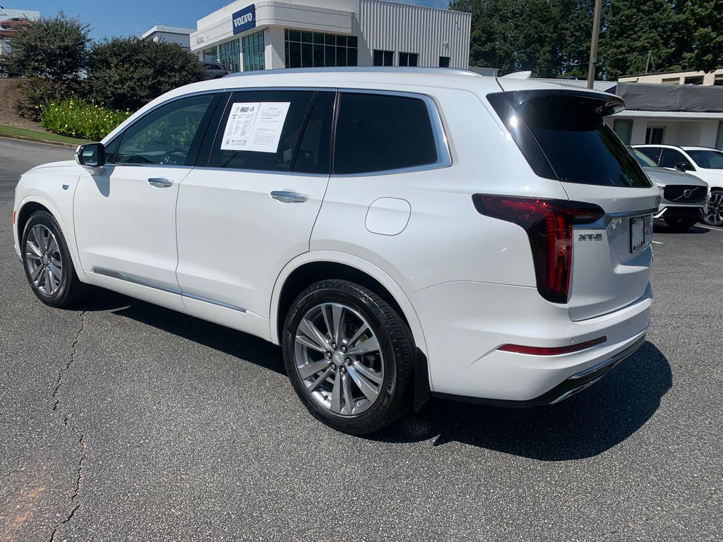 2022 Cadillac XT6 Premium Luxury photo 2