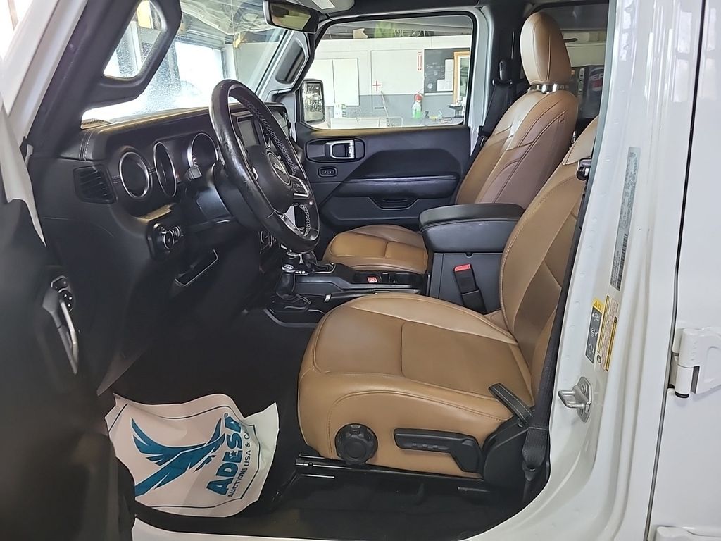 2020 Jeep Wrangler Unlimited Sahara photo 2