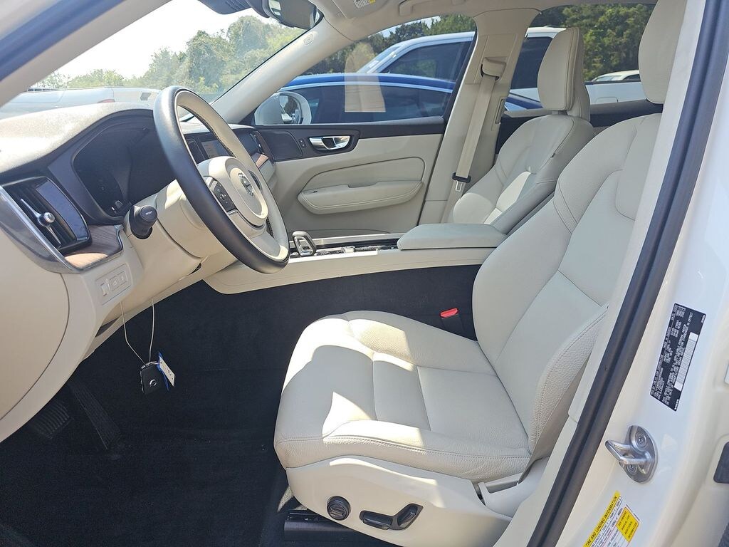 Used 2022 Volvo XC60 Recharge Plug-In Hybrid T8 Inscription Expression SUV
