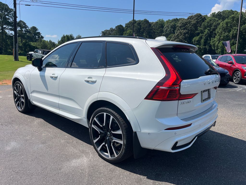 2025 Volvo XC60 Hybrid T8 photo 3