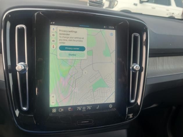 2023 Volvo XC40 Plus photo 3