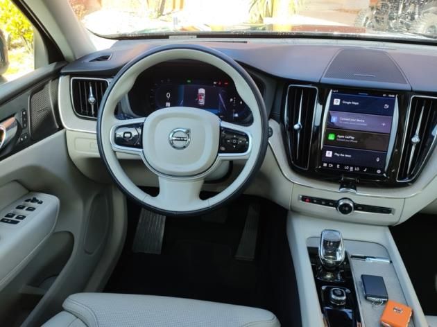 2023 Volvo XC60 Ultimate photo 4