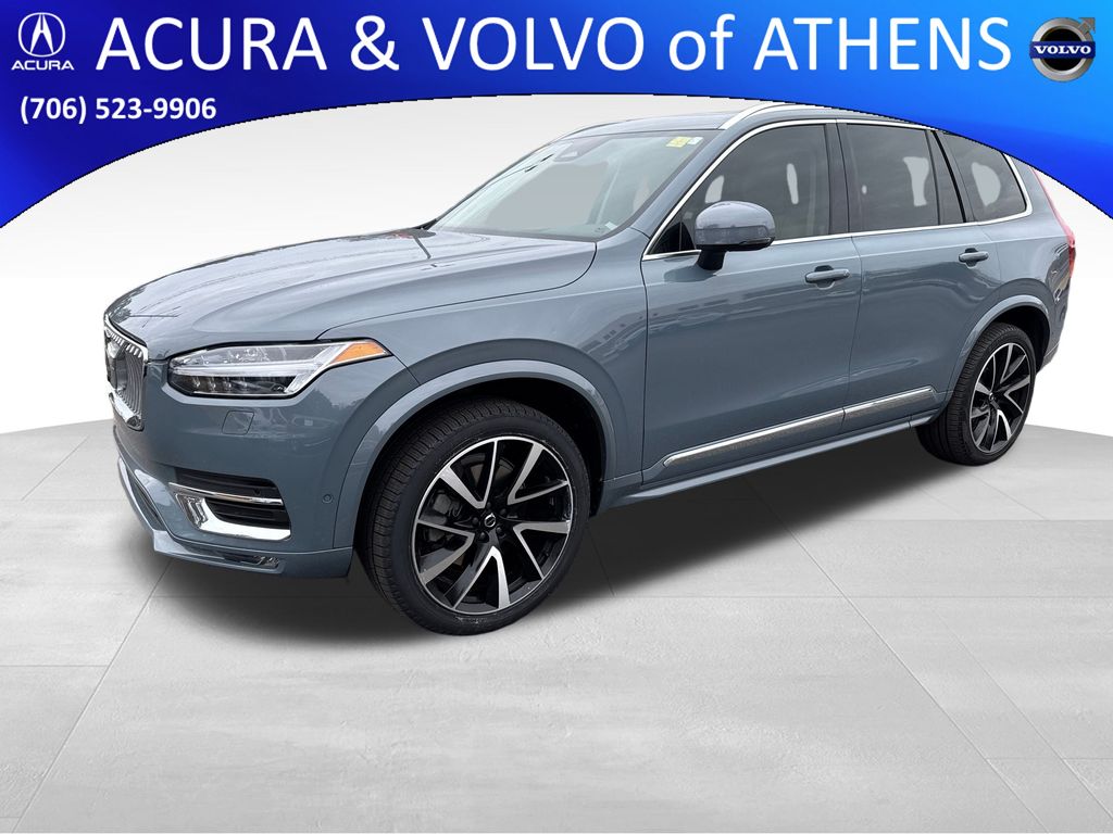 2023 Volvo XC90 Plus's photo