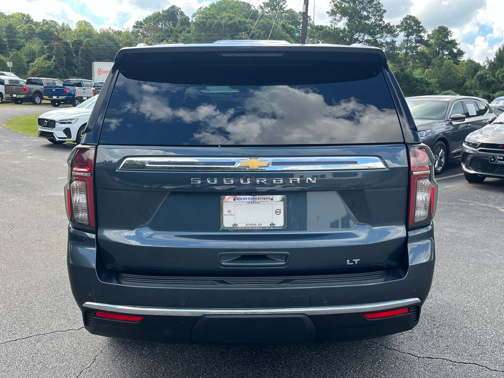 2021 Chevrolet Suburban LT photo 4