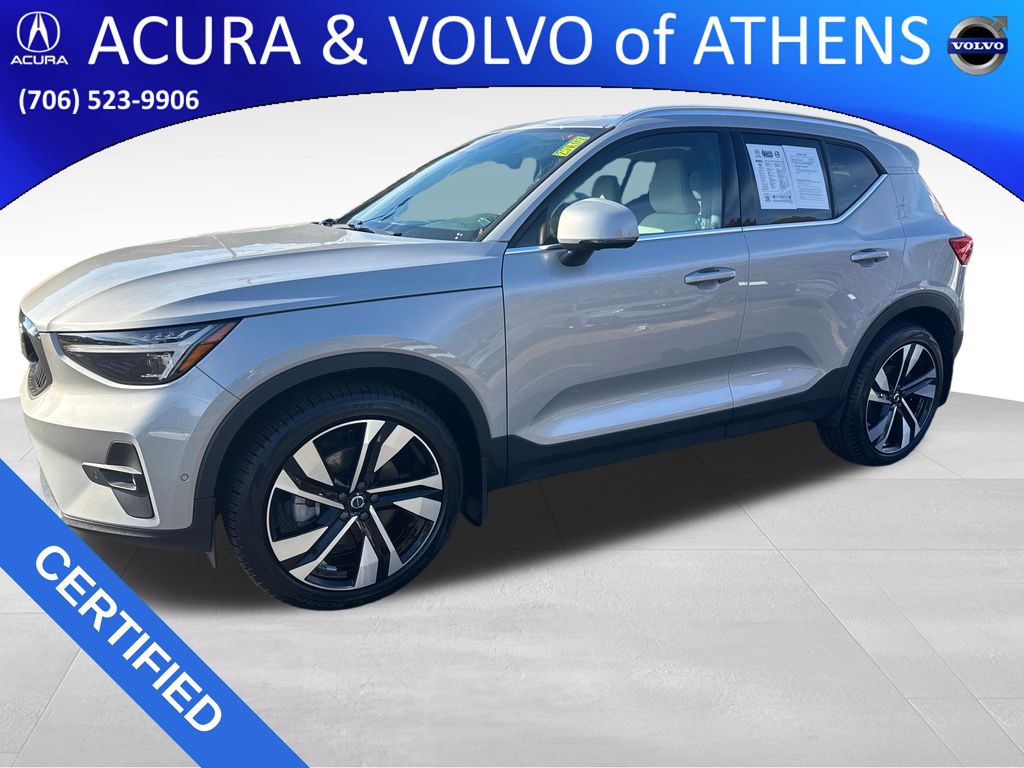 2025 Volvo XC40 Plus's photo