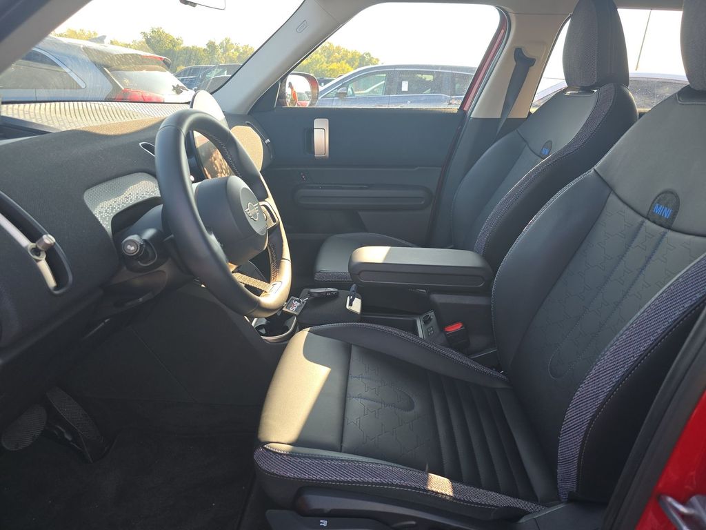 2025 Mini Cooper S ALL4 photo 2