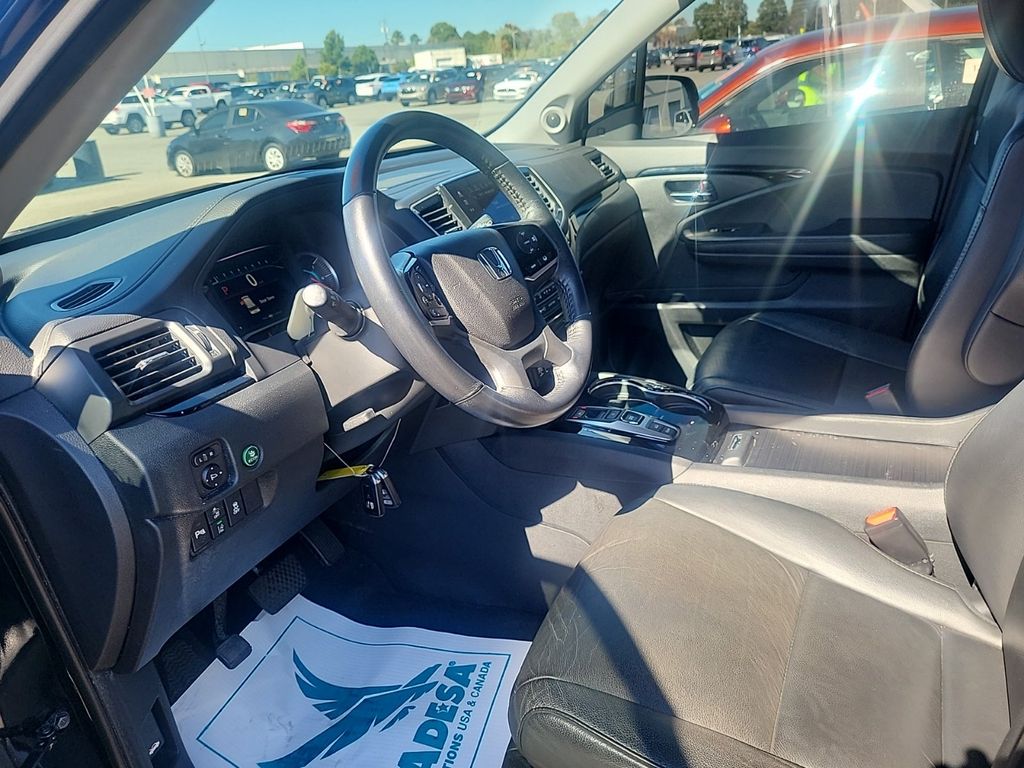 2021 Honda Pilot Touring photo 3