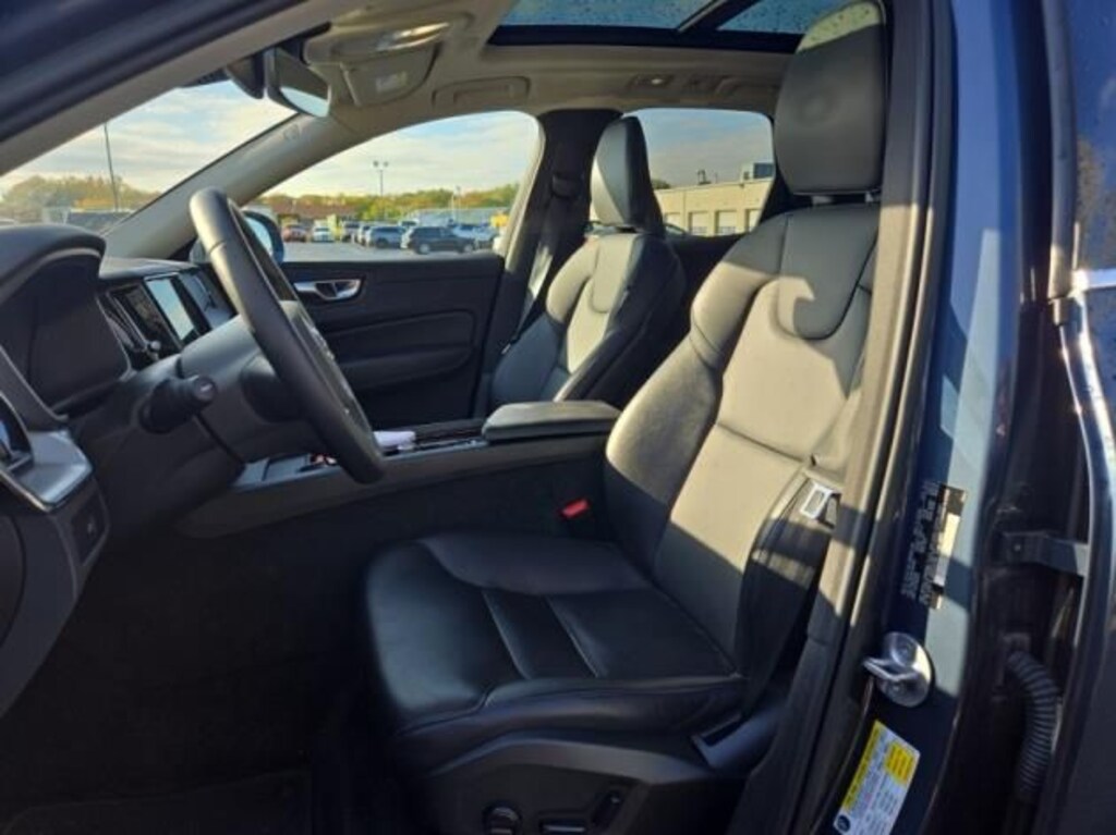 Used 2023 Volvo XC60 B5 Core SUV