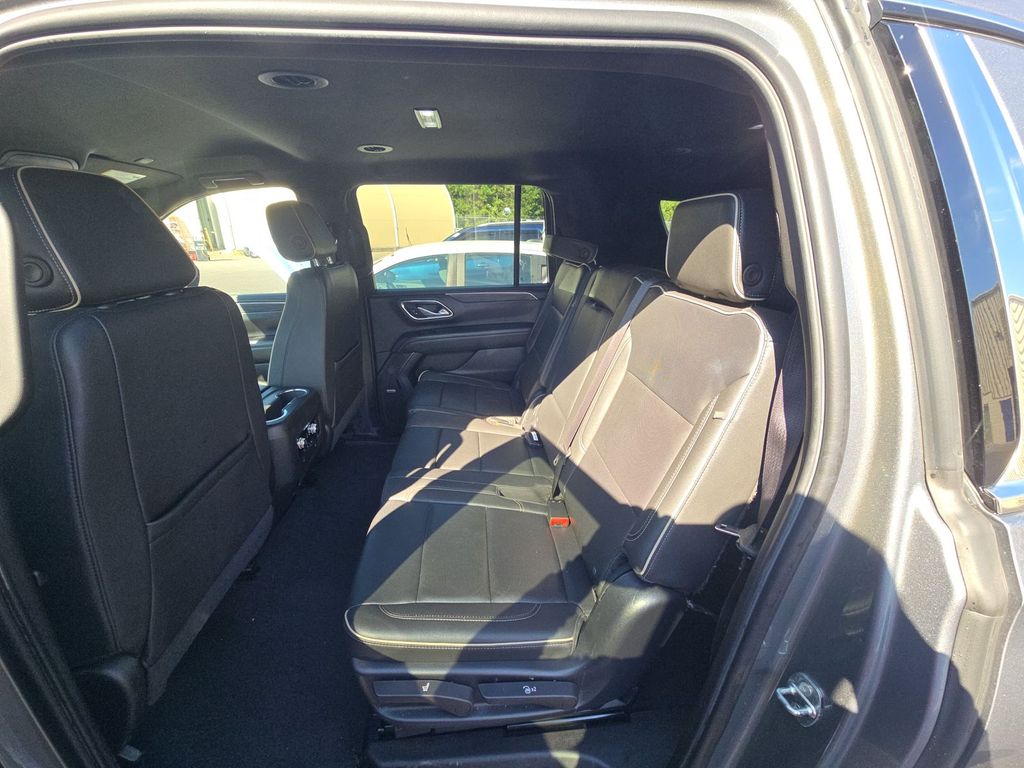2022 Gmc Yukon XL SLT photo 3