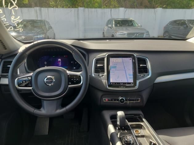 2024 Volvo XC90 B5 Core photo 4