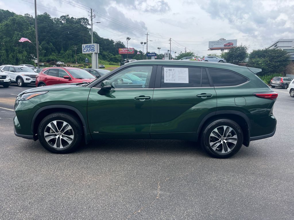 Used 2023 Toyota Highlander XLE with VIN 5TDKBRCH8PS575978 for sale in Athens, GA