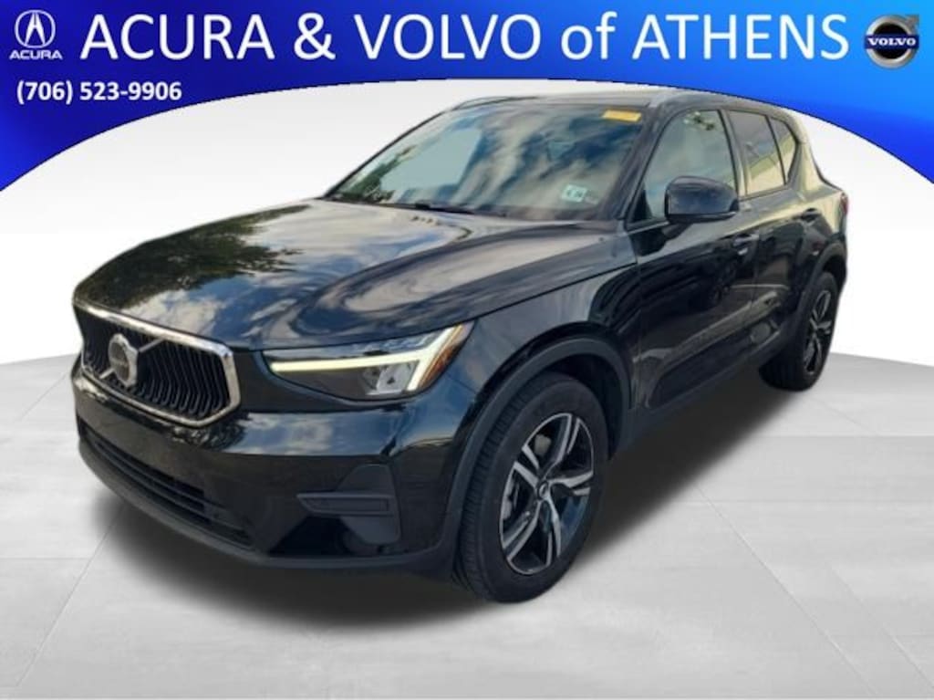 Used 2023 Volvo XC40 B5 Core SUV