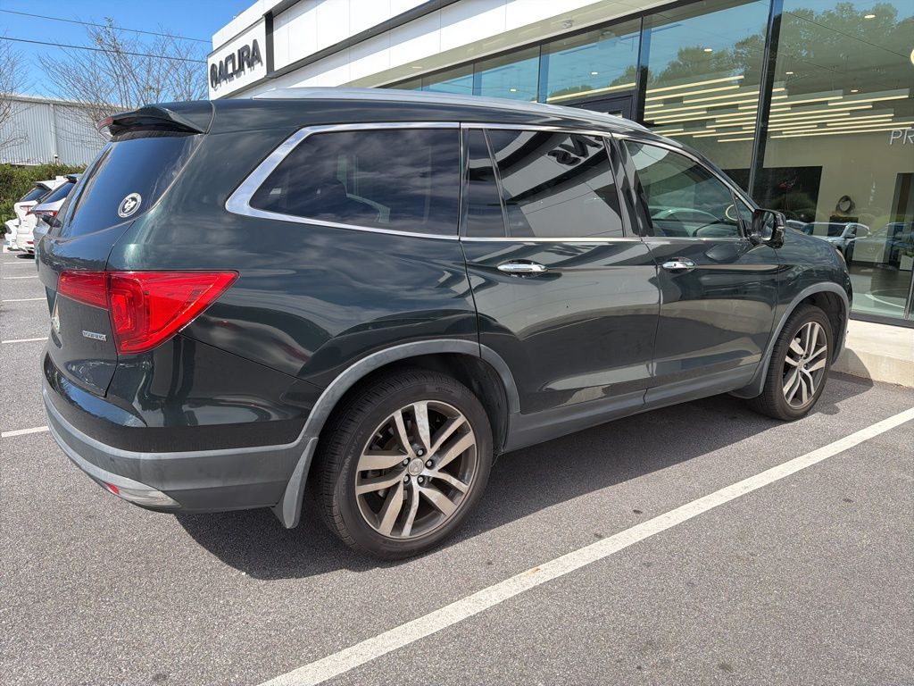 2016 Honda Pilot Touring photo 2