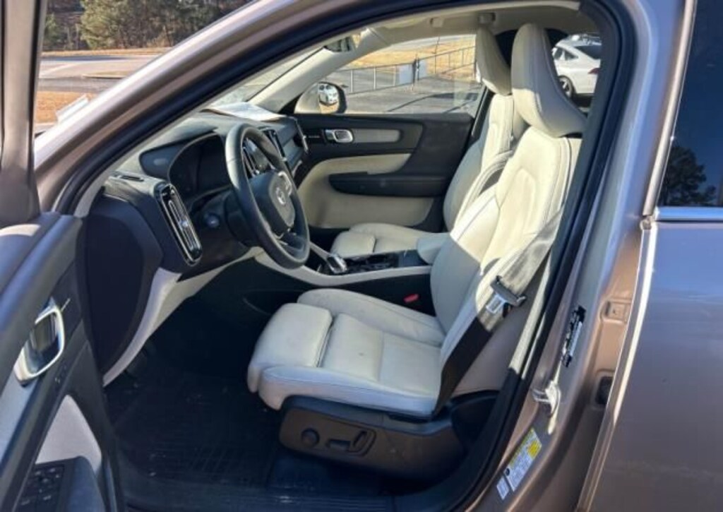 Used 2024 Volvo XC40 B5 Plus Bright Theme SUV