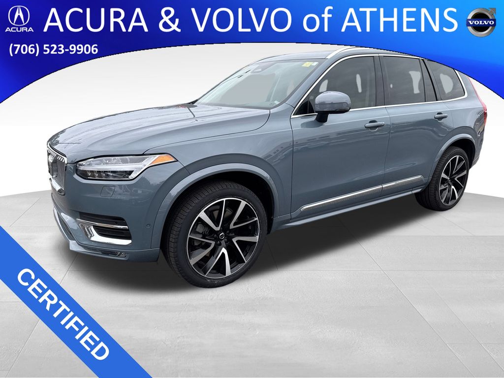2023 Volvo XC90 Plus's photo