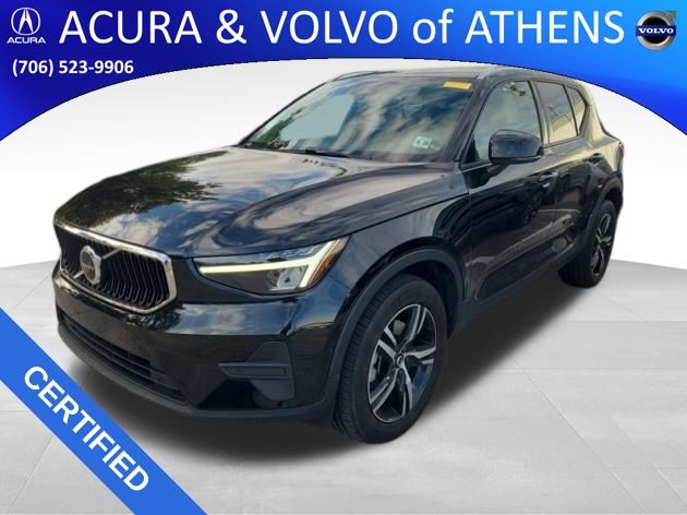 2023 Volvo XC40 Core's photo