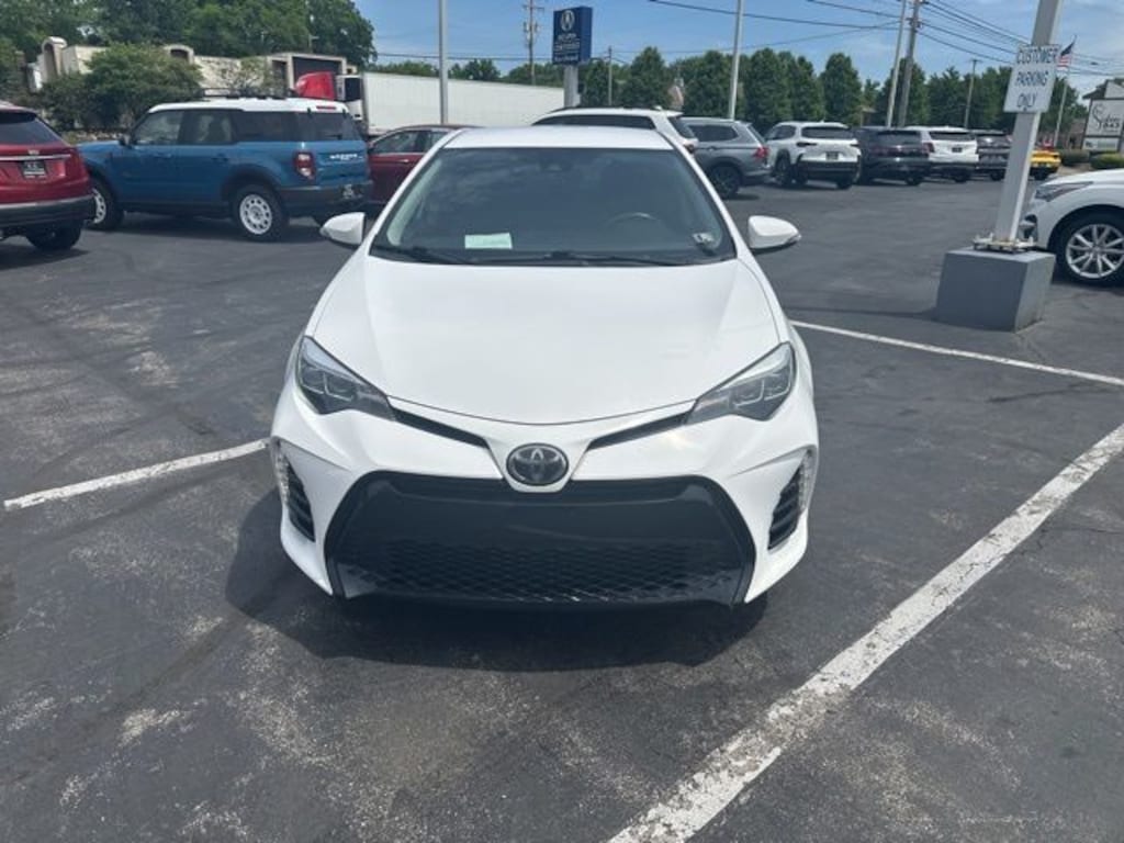Used 2018 Toyota Corolla SE Sedan