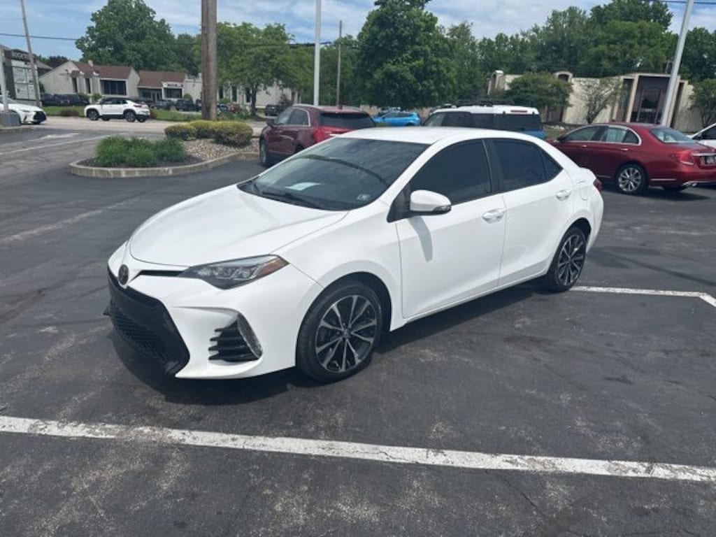 Used 2018 Toyota Corolla SE Sedan