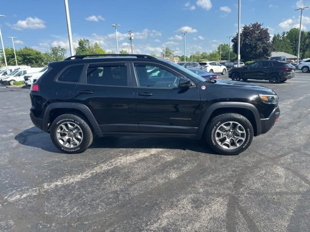 Used 2022 Jeep Cherokee Trailhawk SUV