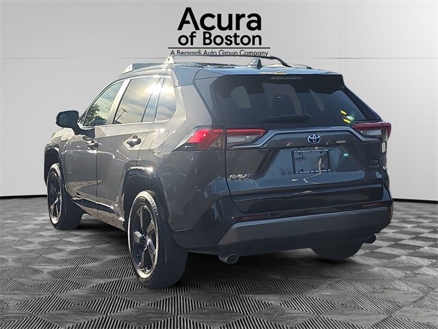 2019 Toyota RAV4 Hybrid XSE photo 2