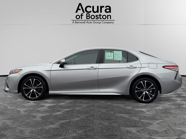 Used 2018 Toyota Camry SE with VIN 4T1B11HK6JU130517 for sale in Boston, MA