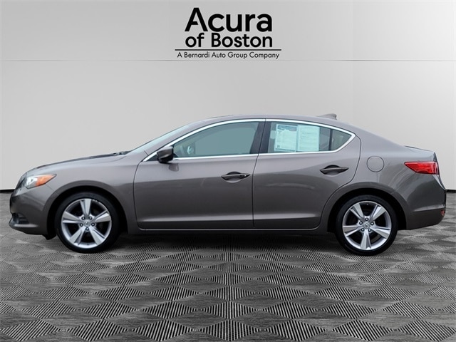 Used 2013 Acura ILX Premium with VIN 19VDE1F50DE009847 for sale in Brighton, MA