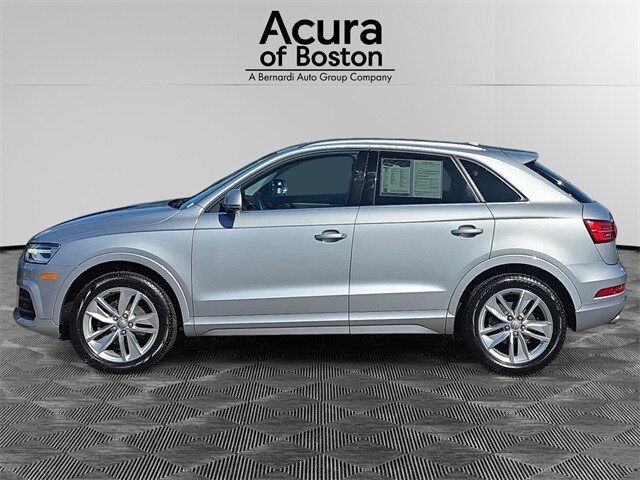2016 Audi Q3 Premium Plus photo 2
