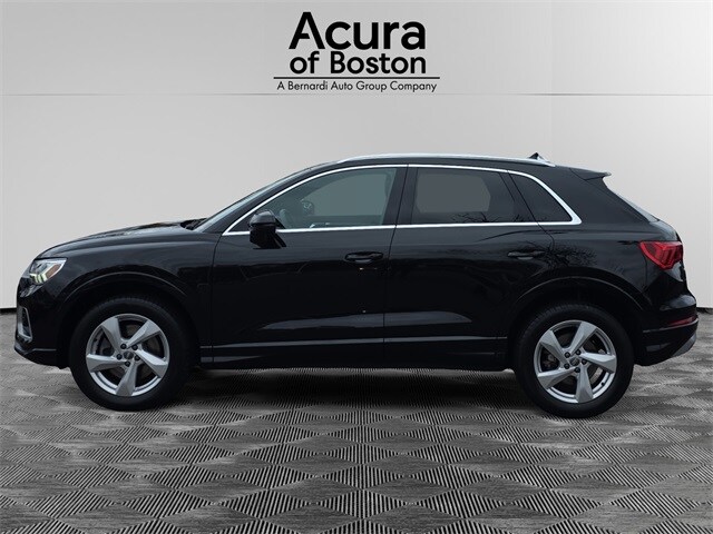 2020 Audi Q3 45 TFSI Premium photo 2