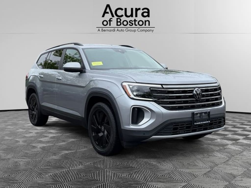 Used 2024 Volkswagen Atlas 2.0T SE w/Technology SUV