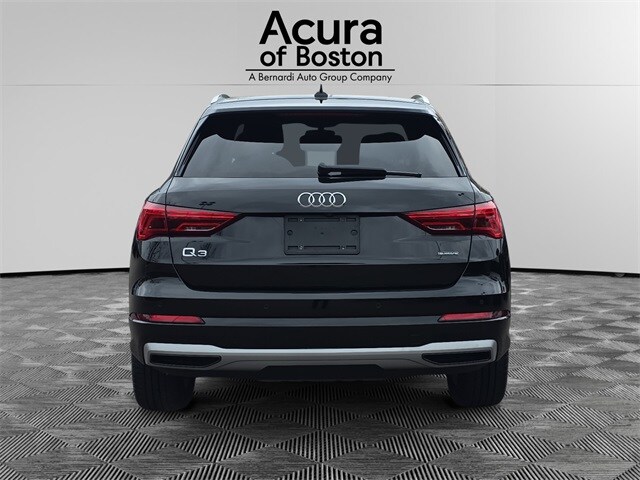 2020 Audi Q3 45 TFSI Premium photo 4