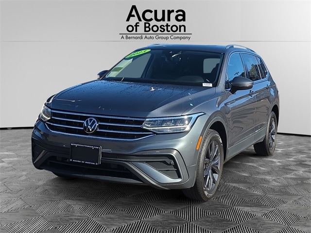 2023 Volkswagen Tiguan SE's photo