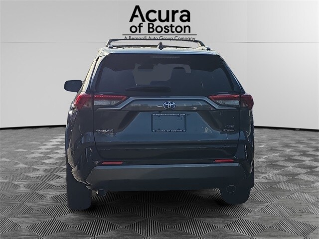 2019 Toyota RAV4 Hybrid XSE photo 3