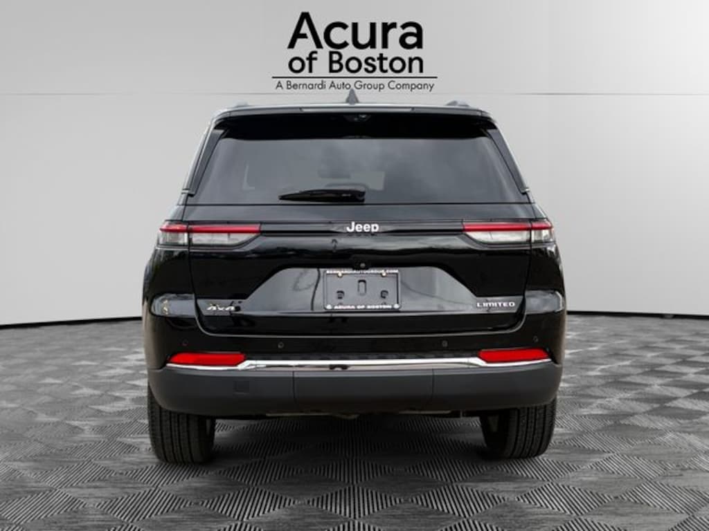 Used 2023 Jeep Grand Cherokee Limited SUV