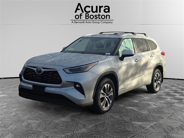 2023 Toyota Highlander XLE's photo