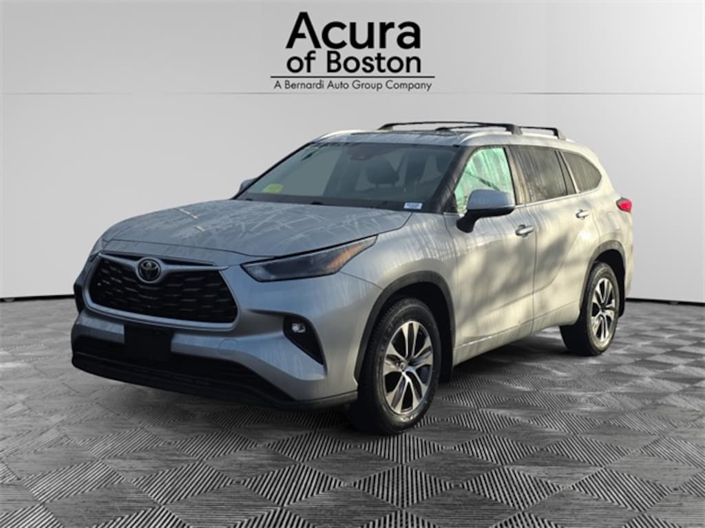 Used 2023 Toyota Highlander L SUV